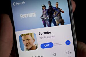 Epic yêu cầu tòa án can thiệp vụ Apple chặn Fortnite