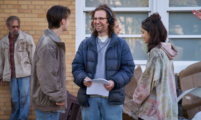 Tai nghe AI Apple M2 phá vỡ rào cản ngôn ngữ đa người nói