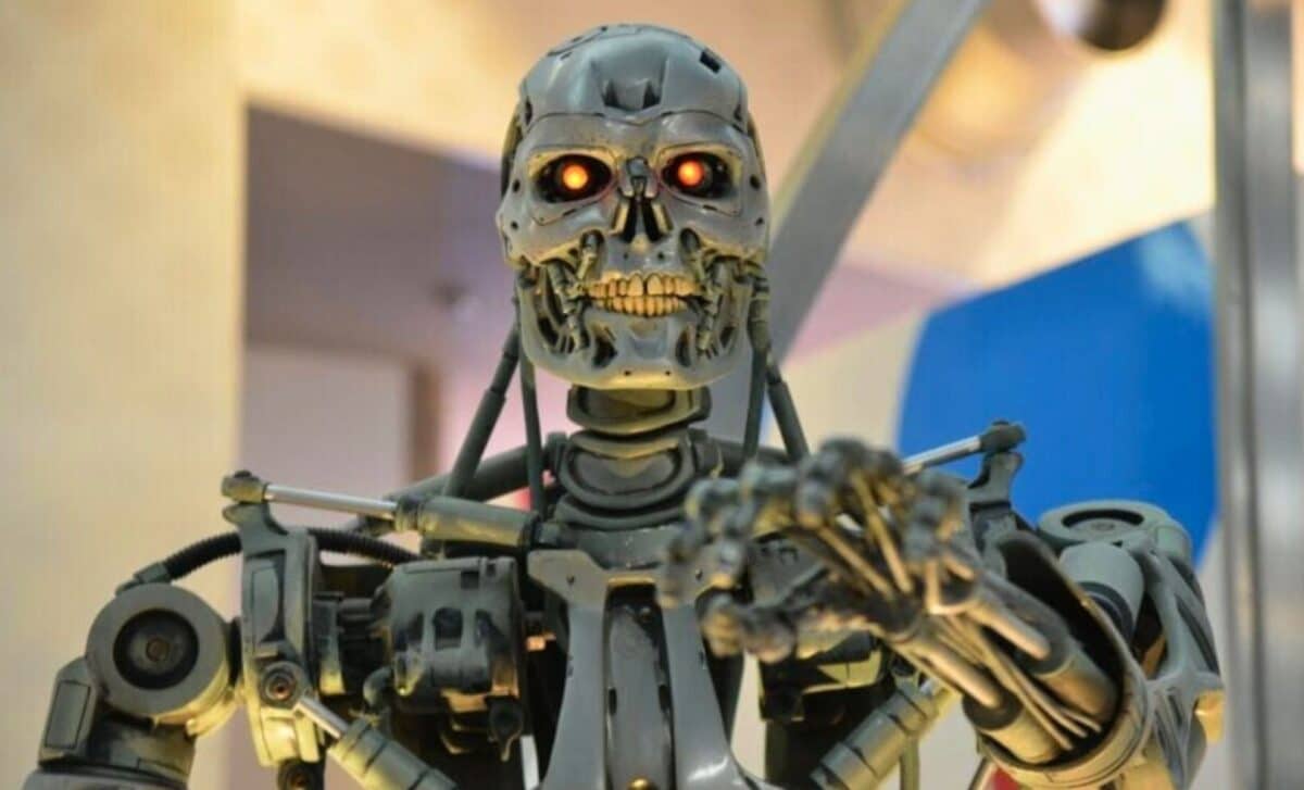 AI viết lại mã lập trình để tránh bị con người "tắt máy"